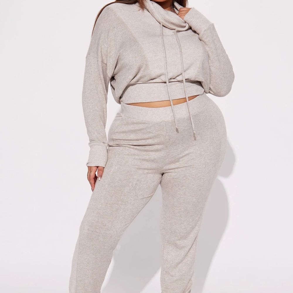 NWT Fashion Nova You Jogging Set - Size 1X